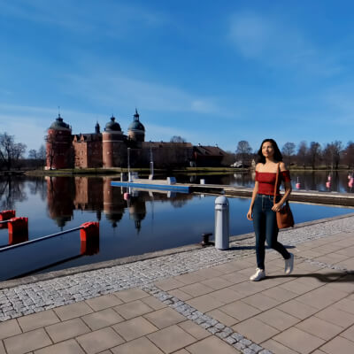 Instant Extras - City Life Vol 2 - Casual Woman Walking 1