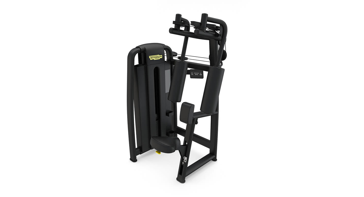 Reverse fly. Technogym тренажеры. Тренажер rear delt мышцы. Reverse fly тренажер. Reverse fly.